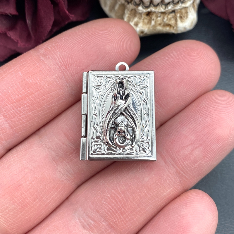 2psc Dainty Bat Book Locket Ch – Jewelry Making Books Bewertung und Preis