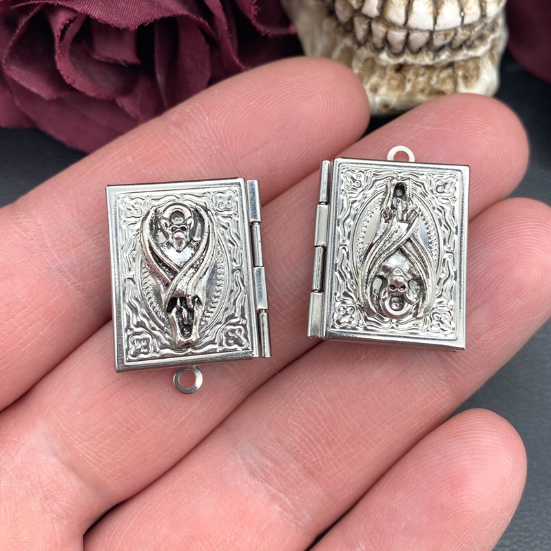 2psc Dainty Bat Book Locket Ch – Jewelry Making Books Bewertung und Preis